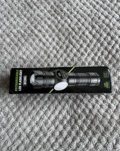 Rechargeable LED flashlight (X2305)